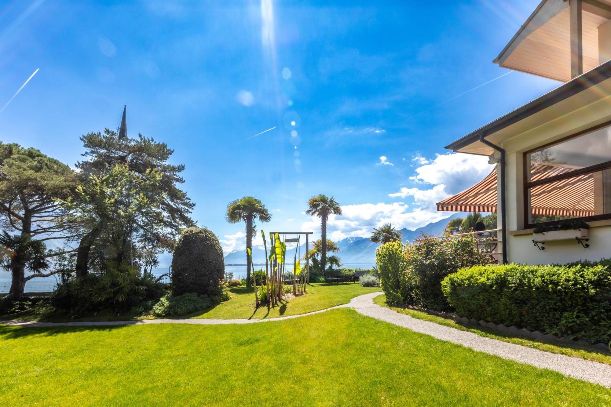 La Villa モントルー エクステリア 写真